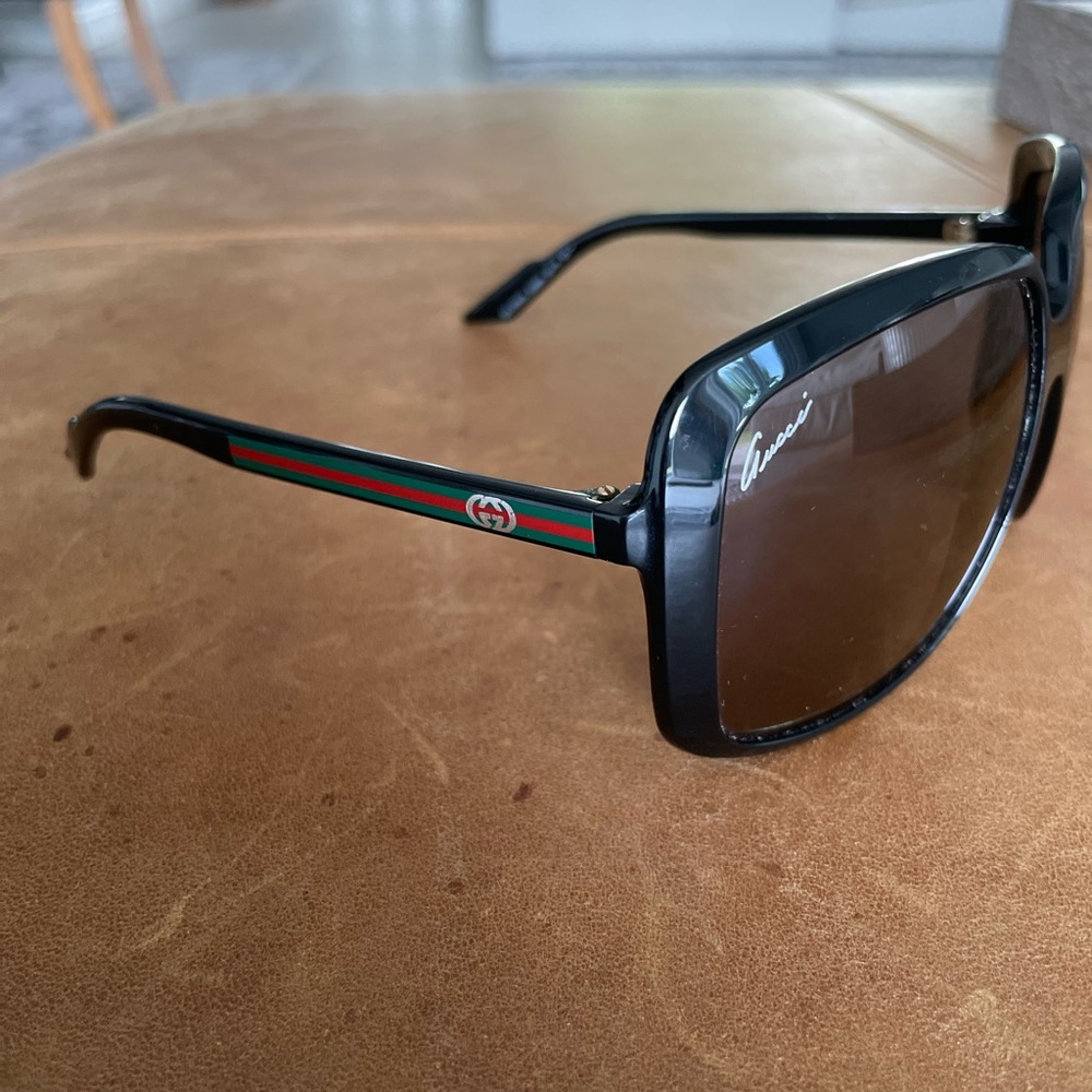 Gucci black sunglasses